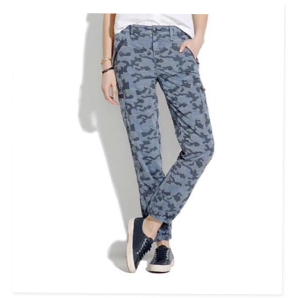 Madewell Denim - MADEWELL BLUE ZIP IN CAMO CARGO JEANS SIZE 28